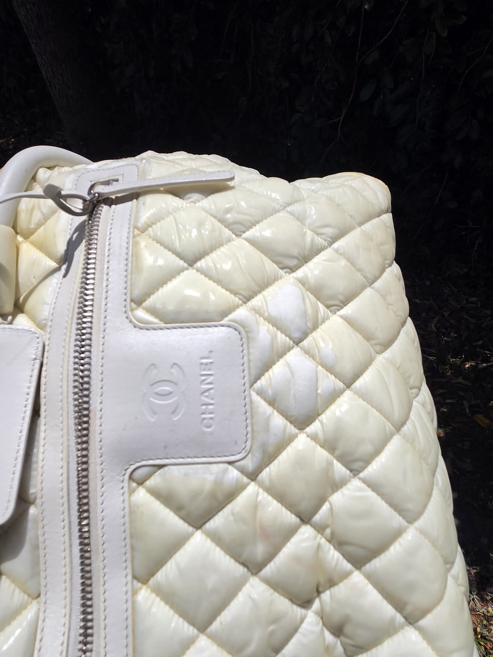 CHANEL COCOON  Cream Quilted Dome Tote with Authenticity Card. Code -With FLAWS - Picture 13 of 16